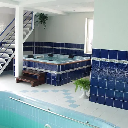 Relax House בית הארחה 3*